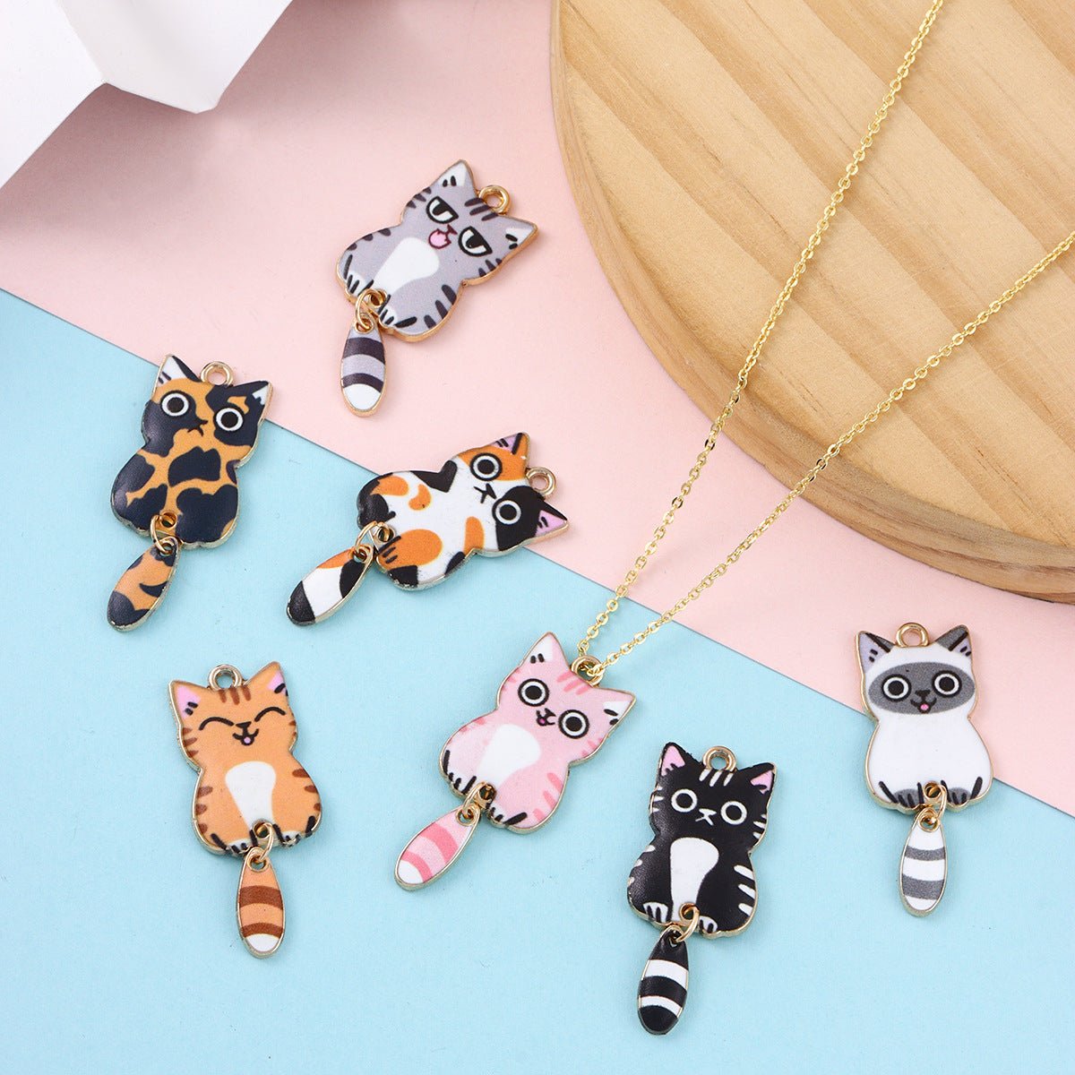 尻尾動ける猫ちゃん - Mybeaddiy